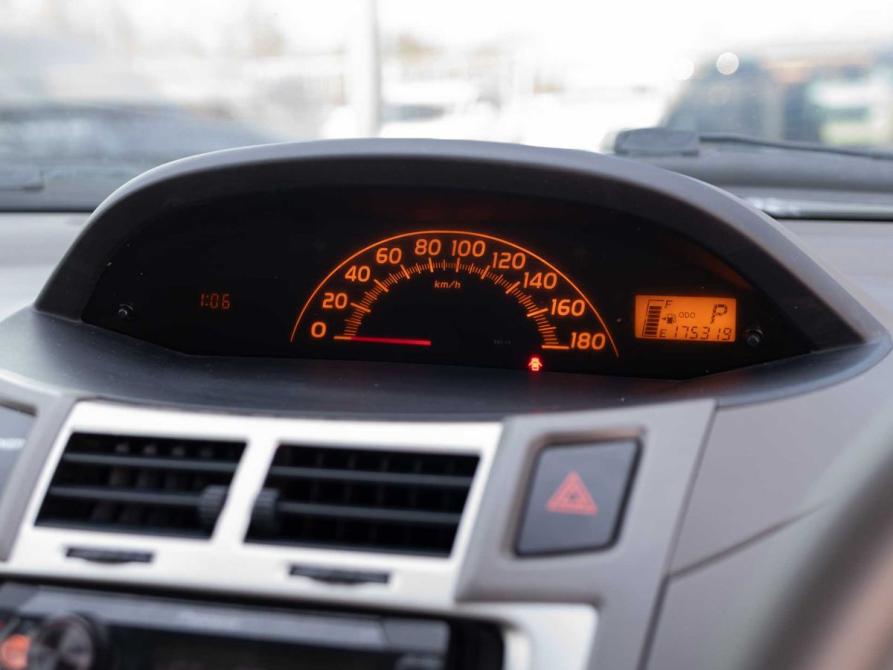 Toyota Vitz II (XP90) Новосибирск  - изображение 12