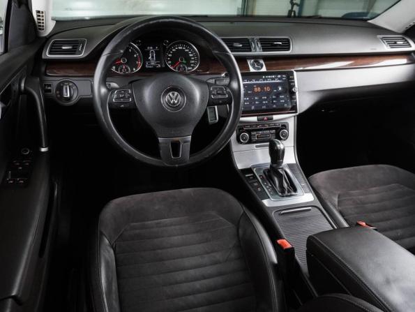 Volkswagen Passat B7 с пробегом 2011 года, цена 1 117 000 рублей, 207901 км, седан, Автокод Объявления