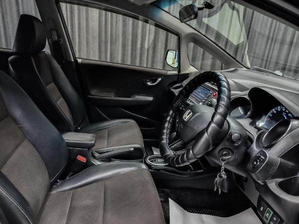 Honda Fit Shuttle I с пробегом 2012 года, цена 970 000 рублей, 183000 км, универсал, Автокод Объявления