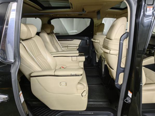 Toyota Alphard III Рестайлинг с пробегом 2019 года, цена 3 479 000 рублей, 248209 км, минивэн, Автокод Объявления