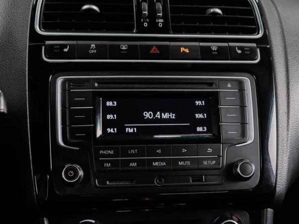 Volkswagen Polo V Рестайлинг с пробегом 2016 года, цена 1 299 000 рублей, 108395 км, седан, Автокод Объявления