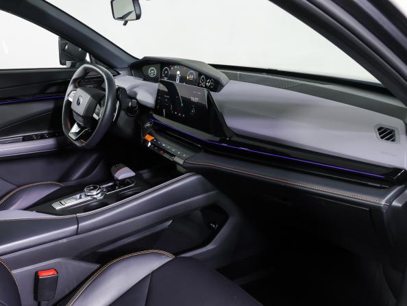 Changan UNI-V I с пробегом 2023 года, цена 2 290 000 рублей, 39032 км, лифтбек, Автокод Объявления