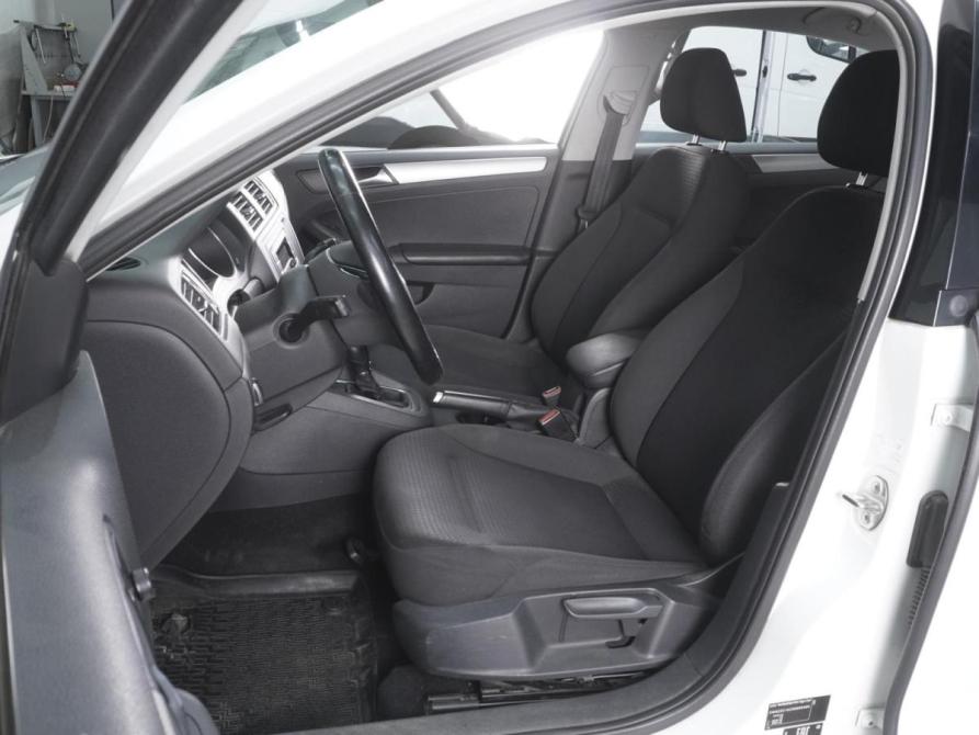 Volkswagen Jetta VI Рестайлинг Ростов-на-Дону  - изображение 10