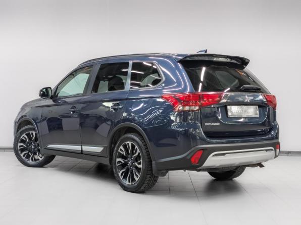 Mitsubishi Outlander III Рестайлинг 3 с пробегом 2021 года, цена 2 450 000 рублей, 90500 км, внедорожник, Автокод Объявления