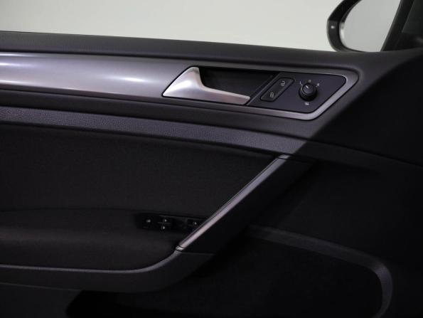 Volkswagen Golf VII с пробегом 2013 года, цена 1 239 000 рублей, 99097 км, хэтчбек, Автокод Объявления