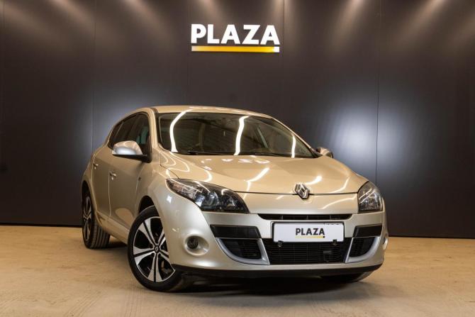 Renault Megane III Рестайлинг с пробегом 2012 года, цена 699 000 рублей, 254776 км, хэтчбек, Автокод Объявления
