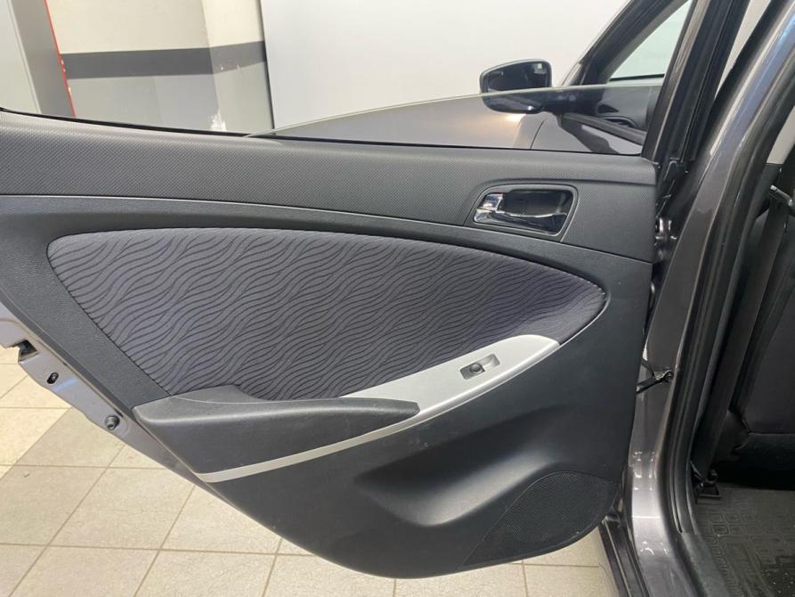 Hyundai Solaris I Санкт-Петербург  - изображение 15