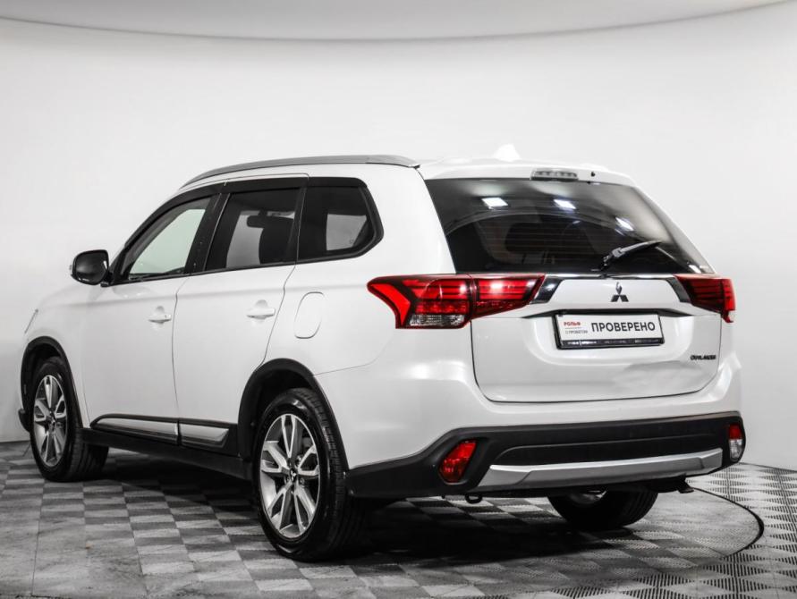 Mitsubishi Outlander III Рестайлинг 2 Санкт-Петербург  - изображение 8