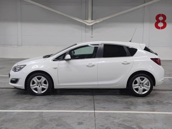 Opel Astra J Рестайлинг с пробегом 2014 года, цена 799 000 рублей, 97932 км, хэтчбек, Автокод Объявления