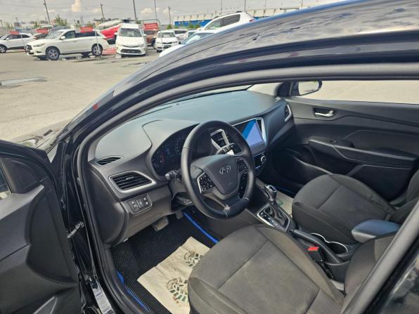 Hyundai Solaris II с пробегом 2018 года, цена 1 249 995 рублей, 188651 км, седан, Автокод Объявления