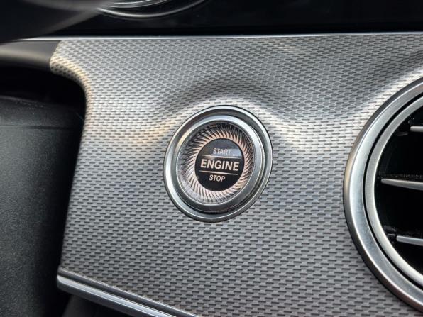 Mercedes-Benz E-Класс V (W213 S213 C238) с пробегом 2017 года, цена 2 590 000 рублей, 102900 км, седан, Автокод Объявления