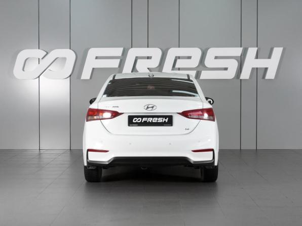 Hyundai Solaris II с пробегом 2017 года, цена 1 399 000 рублей, 80121 км, седан, Автокод Объявления