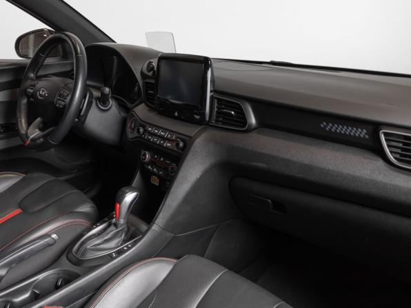 Hyundai Veloster II с пробегом 2019 года, цена 2 270 000 рублей, 71986 км, хэтчбек, Автокод Объявления