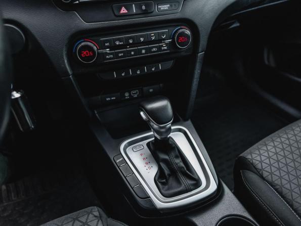 Kia Ceed III с пробегом 2018 года, цена 1 398 000 рублей, 219501 км, хэтчбек, Автокод Объявления