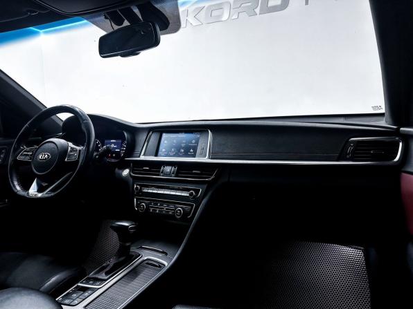 Kia Optima IV Рестайлинг с пробегом 2018 года, цена 2 475 000 рублей, 69446 км, седан, Автокод Объявления