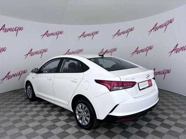 Hyundai Solaris II Рестайлинг с пробегом 2022 года, цена 1 579 000 рублей, 56982 км, седан, Автокод Объявления