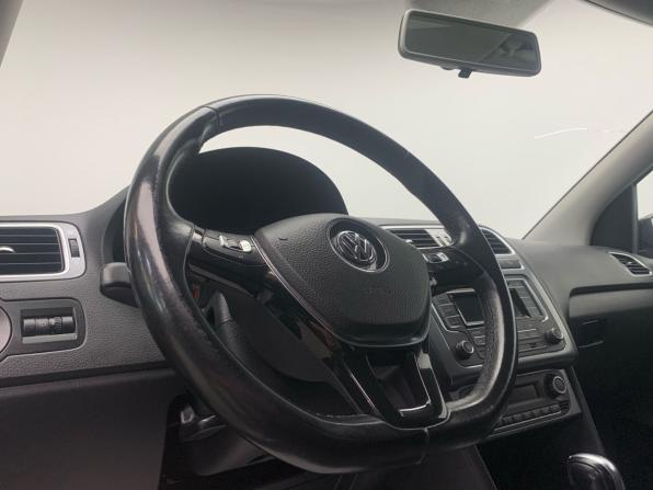 Volkswagen Polo V Рестайлинг с пробегом 2016 года, цена 1 149 000 рублей, 85874 км, седан, Автокод Объявления