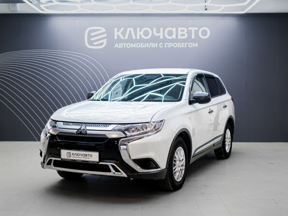 Mitsubishi Outlander III Рестайлинг 3 с пробегом 2021 года, цена 2 596 000 рублей, 46500 км, внедорожник, Автокод Объявления