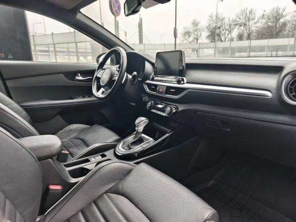 Kia Cerato IV с пробегом 2022 года, цена 2 420 000 рублей, 46706 км, седан, Автокод Объявления
