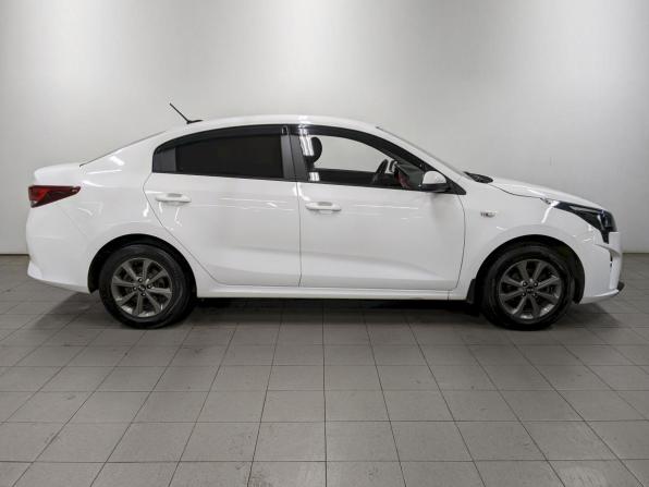 Kia Rio IV Рестайлинг с пробегом 2021 года, цена 1 590 000 рублей, 79324 км, седан, Автокод Объявления