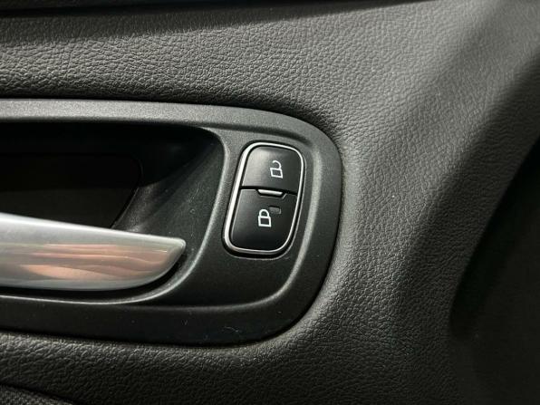 Ford Focus III Рестайлинг с пробегом 2017 года, цена 930 000 рублей, 122459 км, седан, Автокод Объявления
