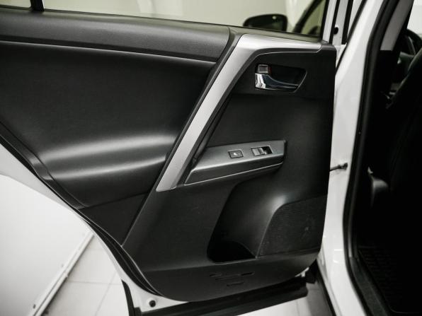 Toyota RAV4 IV (XA40) Рестайлинг с пробегом 2016 года, цена 2 300 000 рублей, 98178 км, внедорожник, Автокод Объявления