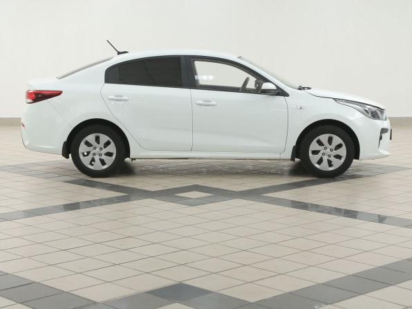Kia Rio IV с пробегом 2018 года, цена 1 025 000 рублей, 98097 км, седан, Автокод Объявления