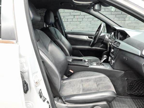 Mercedes-Benz C-Класс III (W204) Рестайлинг с пробегом 2013 года, цена 1 450 000 рублей, 261810 км, седан, Автокод Объявления