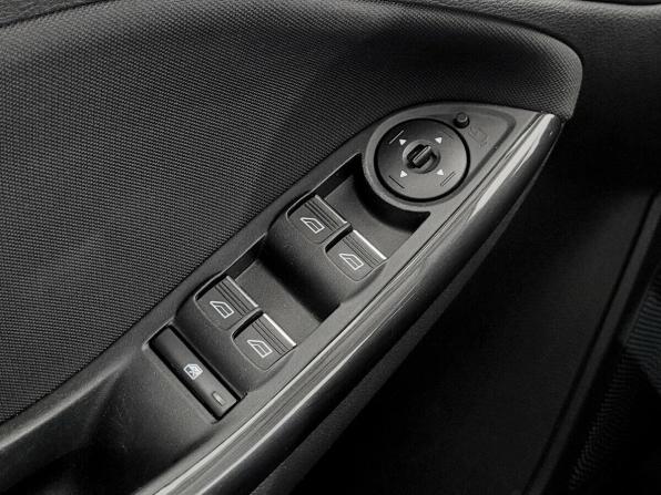 Ford Focus III Рестайлинг с пробегом 2019 года, цена 1 260 000 рублей, 153835 км, универсал, Автокод Объявления