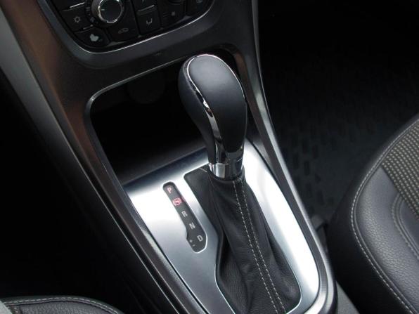 Opel Astra J с пробегом 2011 года, цена 699 000 рублей, 178000 км, хэтчбек, Автокод Объявления