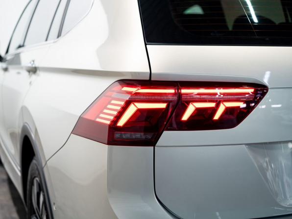 Volkswagen Tiguan II Рестайлинг с пробегом 2021 года, цена 4 020 000 рублей, 25700 км, внедорожник, Автокод Объявления