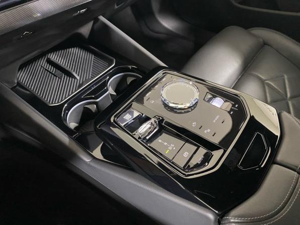 BMW 5 серии VIII (G60/G61/G68) с пробегом 2024 года, цена 7 859 900 рублей, 21401 км, седан, Автокод Объявления