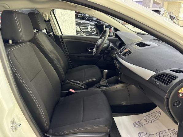 Renault Fluence I Рестайлинг с пробегом 2014 года, цена 935 000 рублей, 61086 км, седан, Автокод Объявления