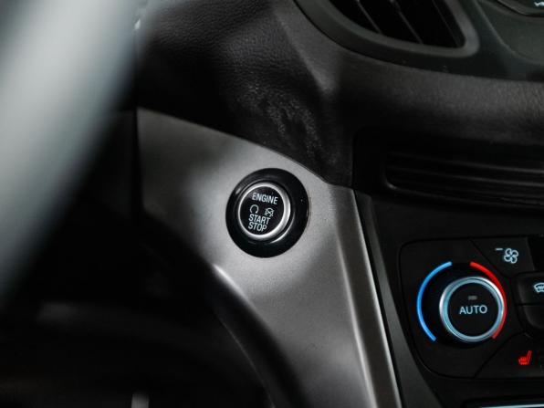 Ford Kuga II Рестайлинг с пробегом 2019 года, цена 1 600 000 рублей, 155550 км, внедорожник, Автокод Объявления