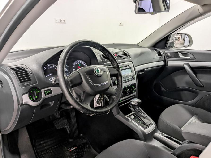 Skoda Octavia II (A5) Рестайлинг Москва  - изображение 16