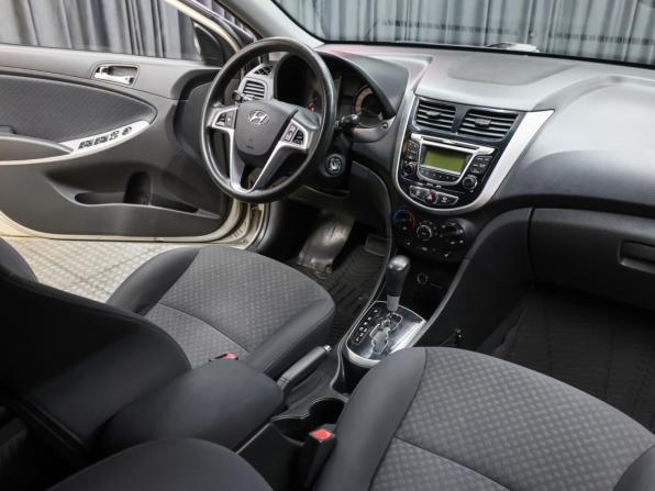 Hyundai Solaris I с пробегом 2013 года, цена 698 000 рублей, 180000 км, хэтчбек, Автокод Объявления