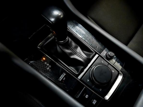 Mazda 3 III (BM) Рестайлинг с пробегом 2019 года, цена 1 800 000 рублей, 67444 км, седан, Автокод Объявления