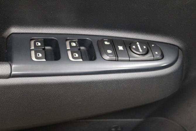 Kia Rio IV Рестайлинг с пробегом 2021 года, цена 1 750 000 рублей, 74976 км, хэтчбек, Автокод Объявления