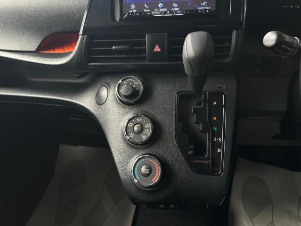 Toyota Sienta II Рестайлинг с пробегом 2019 года, цена 1 450 000 рублей, 87832 км, минивэн, Автокод Объявления