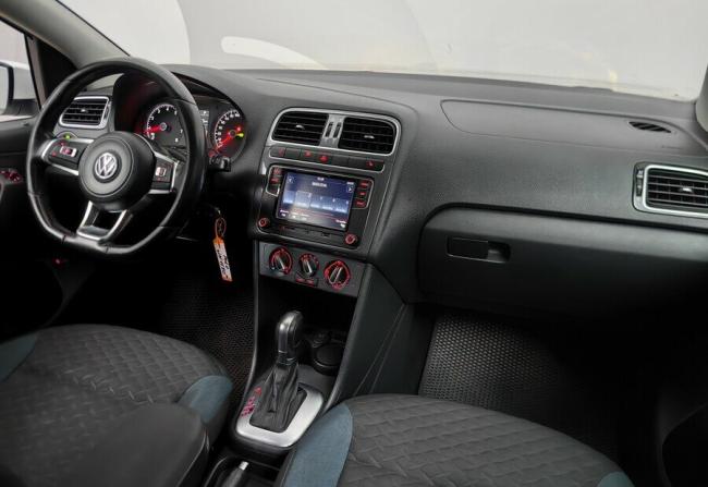 Volkswagen Polo V Рестайлинг с пробегом 2019 года, цена 1 179 000 рублей, 132479 км, седан, Автокод Объявления