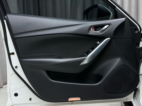 Mazda 6 III (GJ) Рестайлинг с пробегом 2015 года, цена 1 899 000 рублей, 126327 км, седан, Автокод Объявления