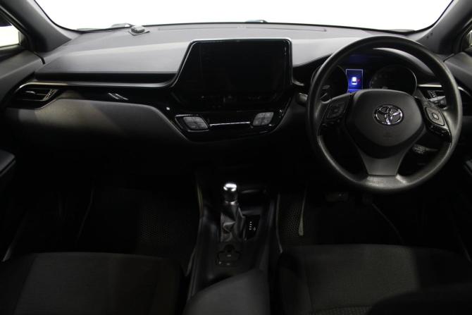 Toyota C-HR I Рестайлинг с пробегом 2019 года, цена 1 799 000 рублей, 121000 км, внедорожник, Автокод Объявления