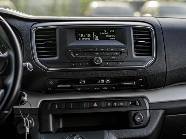 Peugeot Traveller I с пробегом 2018 года, цена 2 225 000 рублей, 228545 км, минивэн, Автокод Объявления