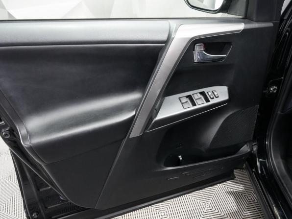 Toyota RAV4 IV (XA40) Рестайлинг с пробегом 2017 года, цена 2 443 000 рублей, 138880 км, внедорожник, Автокод Объявления