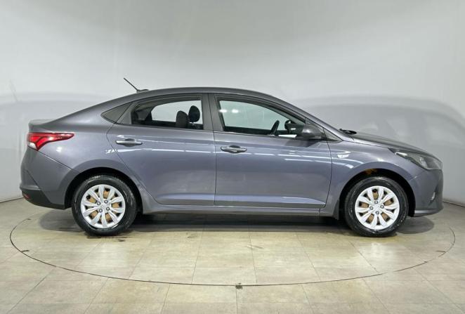 Hyundai Solaris II Рестайлинг с пробегом 2021 года, цена 1 395 000 рублей, 188014 км, седан, Автокод Объявления