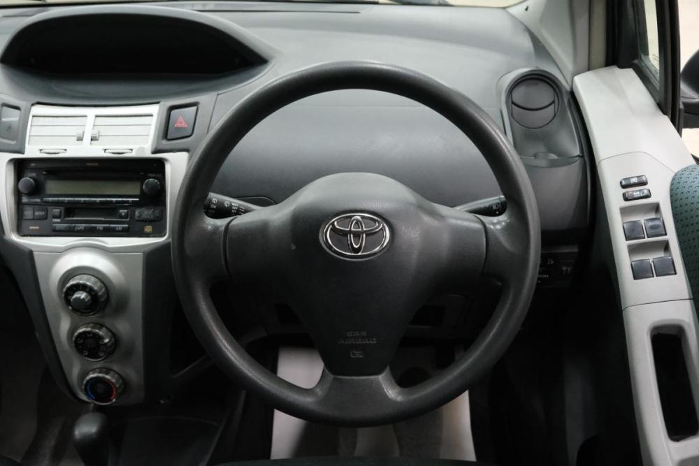 Toyota Vitz II (XP90) Омск  - изображение 12