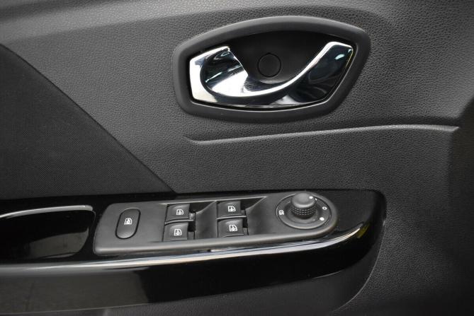 Renault Kaptur I с пробегом 2017 года, цена 1 490 000 рублей, 117009 км, внедорожник, Автокод Объявления
