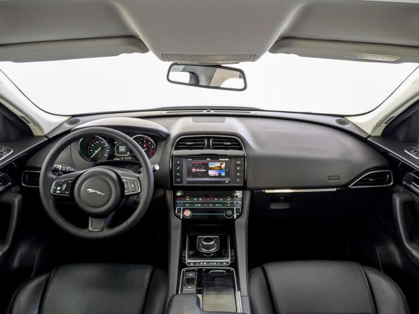 Jaguar F-Pace I с пробегом 2017 года, цена 2 375 000 рублей, 113144 км, внедорожник, Автокод Объявления