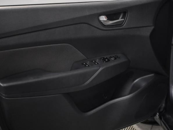 Hyundai Solaris II с пробегом 2019 года, цена 1 239 000 рублей, 95774 км, седан, Автокод Объявления
