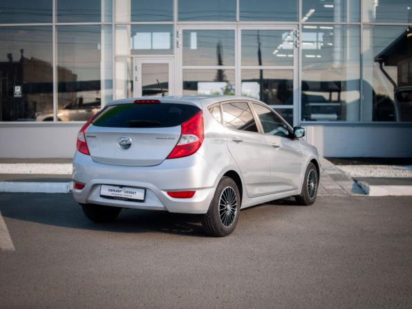 Hyundai Solaris I с пробегом 2013 года, цена 700 000 рублей, 179470 км, хэтчбек, Автокод Объявления
